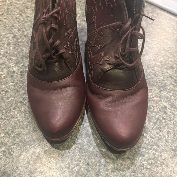NAOT Booties “Baccio” Style in Deep Red / Brown / Maroon/ Burgundy - Picture 5 of 7